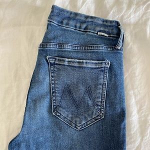 MOTHER The Looker Ankle Fray Groovin’ Denim. High Rize. Size 26.
